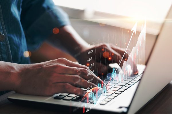 线上配资之家网 A股千亿市值芯片巨头，明日复牌！此前已停牌10天